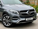 Mercedes-Benz GLE Coupe 400 2017 годаfor27 000 000 тг. в Актобе – фото 4