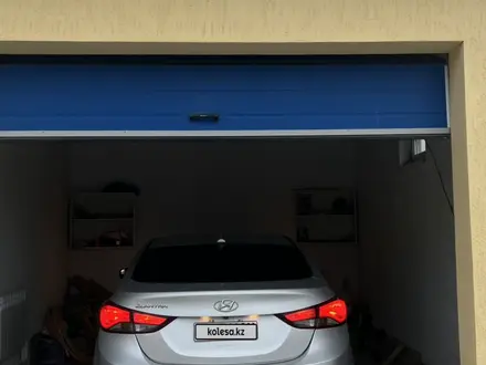 Hyundai Elantra 2015 года за 4 500 000 тг. в Атырау – фото 2
