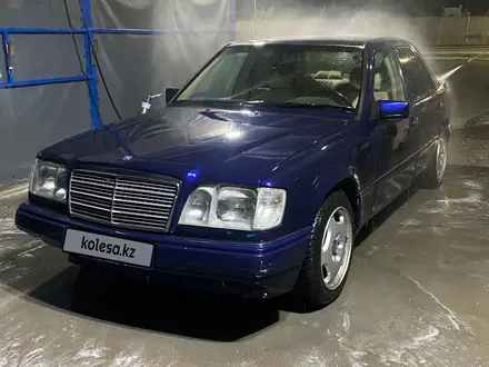 Mercedes-Benz E 280 1993 года за 2 000 000 тг. в Караганда – фото 13