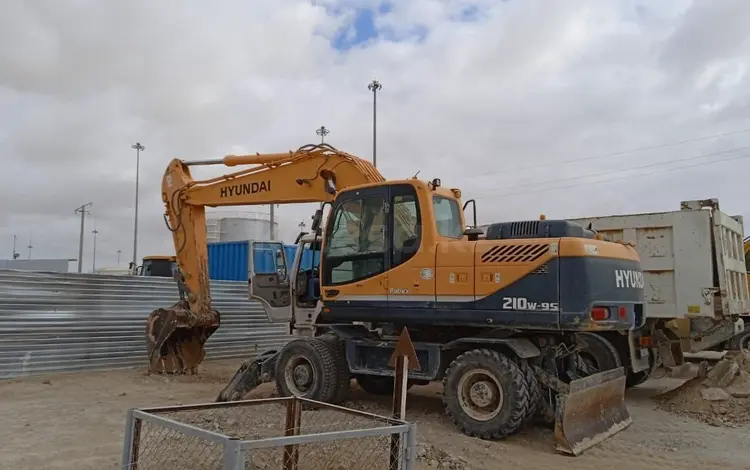 Hyundai  R210W 2013 года за 45 000 000 тг. в Актау