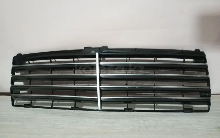 Мерседес 202 решетка радиатор (вставка) Рестайлинг за 7 000 тг. в Алматы