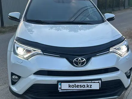 Toyota RAV4 2019 года за 13 500 000 тг. в Атырау – фото 3