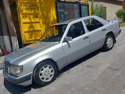 Mercedes-Benz E 230 1992 года за 3 000 000 тг. в Шымкент