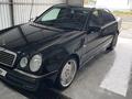 Mercedes-Benz E 320 1997 года за 2 400 000 тг. в Атырау – фото 4