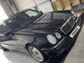 Mercedes-Benz E 320 1997 года за 2 400 000 тг. в Атырау – фото 3