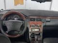 Mercedes-Benz E 320 1997 года за 2 400 000 тг. в Атырау – фото 8