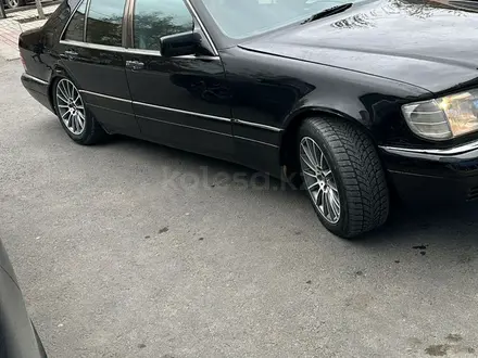 Mercedes-Benz S 320 1996 года за 3 200 000 тг. в Атырау – фото 2