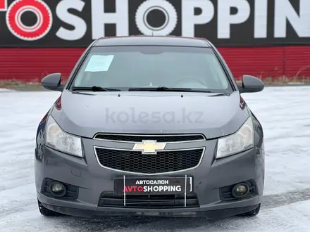 Chevrolet Cruze 2010 года за 3 100 000 тг. в Актобе – фото 2