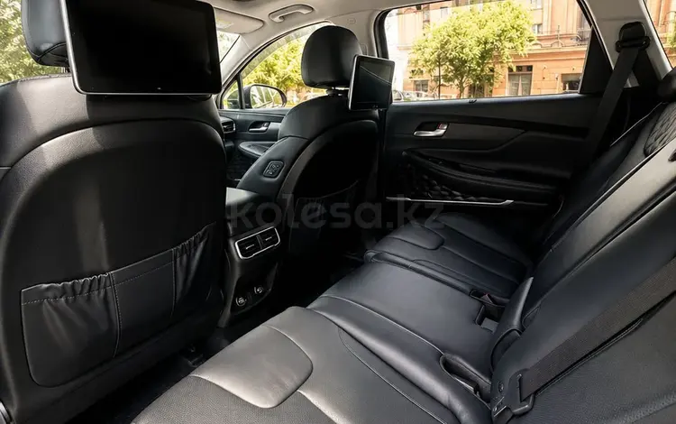 Hyundai Santa Fe 2023 годаүшін17 000 000 тг. в Алматы