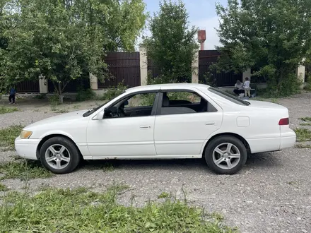 Toyota Camry 1999 года за 2 400 000 тг. в Алматы – фото 4