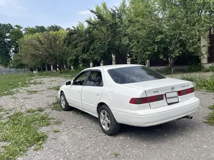 Toyota Camry 1999 года за 2 400 000 тг. в Алматы – фото 2