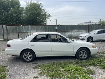 Toyota Camry 1999 года за 2 400 000 тг. в Алматы – фото 7