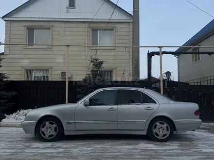 Mercedes-Benz E 320 2002 года за 6 850 000 тг. в Костанай – фото 2