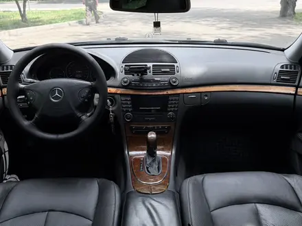 Mercedes-Benz E 320 2004 года за 5 300 000 тг. в Алматы – фото 12