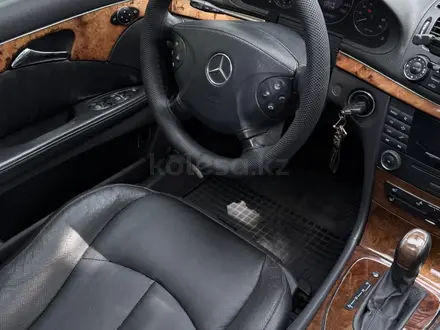 Mercedes-Benz E 320 2004 года за 5 300 000 тг. в Алматы – фото 21