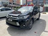 Toyota Highlander 2017 года за 17 000 000 тг. в Шымкент