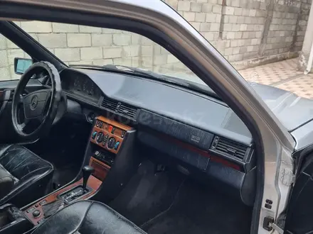 Mercedes-Benz E 280 1993 года за 2 100 000 тг. в Кентау