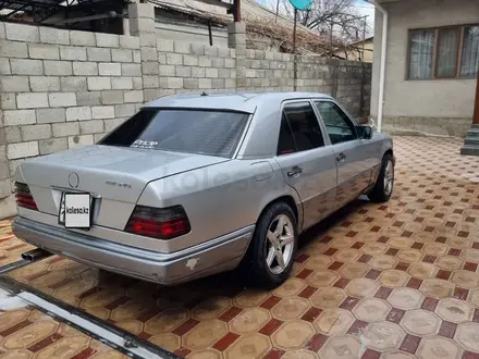 Mercedes-Benz E 280 1993 года за 2 100 000 тг. в Кентау – фото 3