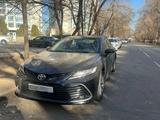 Toyota Camry 2023 года за 15 499 000 тг. в Алматы