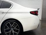 BMW 5 серия 2021 годаүшін22 500 000 тг. в Шымкент – фото 4