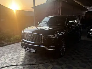 Infiniti QX80