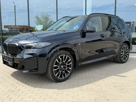 BMW X5 XDrive 40i 2025 года за 71 257 000 тг. в Уральск