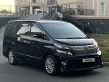 Toyota Vellfire 2012 года за 6 500 000 тг. в Атырау