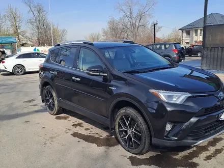 Toyota RAV4 2018 года за 15 500 000 тг. в Алматы