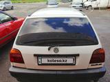 Volkswagen Golf 1995 года за 600 000 тг. в Караганда – фото 3
