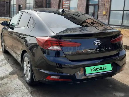 Hyundai Elantra 2019 года за 8 800 000 тг. в Костанай – фото 2