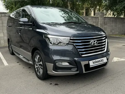 Hyundai Starex 2019 года за 14 700 000 тг. в Алматы – фото 2