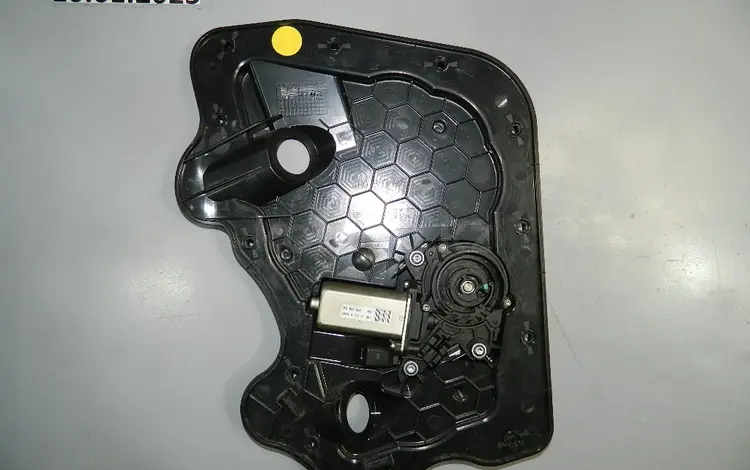 Моторчик доводчика двери за 5 000 тг. в Алматы