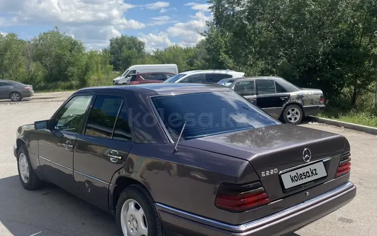 Mercedes-Benz E 220 1993 года за 2 650 000 тг. в Караганда