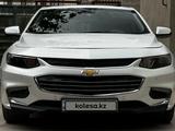 Chevrolet Malibu 2019 года за 7 600 000 тг. в Шымкент – фото 2