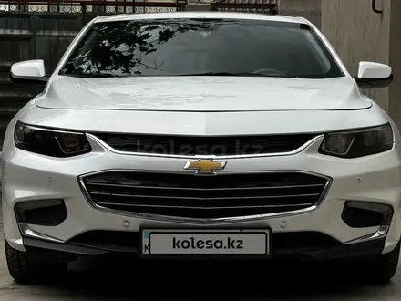 Chevrolet Malibu 2019 года за 7 600 000 тг. в Шымкент – фото 2