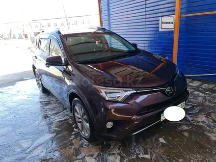 Toyota RAV4 2017 года за 12 950 000 тг. в Семей – фото 4