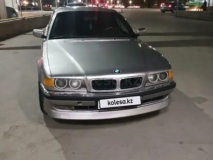 BMW 740 1994 года за 2 500 000 тг. в Алматы