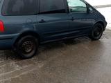 Volkswagen Sharan 2005 годаүшін5 500 000 тг. в Актобе – фото 5