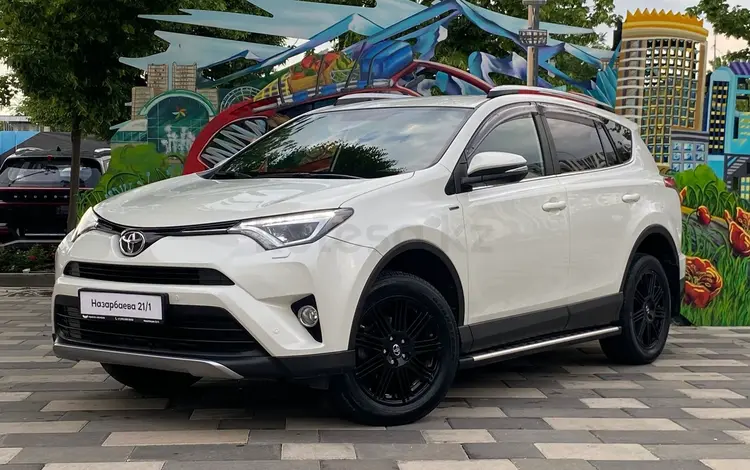 Toyota RAV4 2018 года за 13 300 000 тг. в Алматы