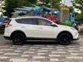 Toyota RAV4 2018 года за 13 300 000 тг. в Алматы – фото 13
