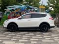 Toyota RAV4 2018 года за 13 300 000 тг. в Алматы – фото 14