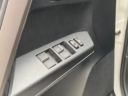 Toyota RAV4 2018 года за 13 300 000 тг. в Алматы – фото 26