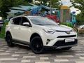 Toyota RAV4 2018 года за 13 300 000 тг. в Алматы – фото 4