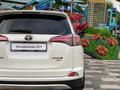 Toyota RAV4 2018 года за 13 300 000 тг. в Алматы – фото 8