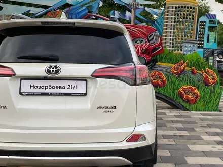 Toyota RAV4 2018 года за 13 300 000 тг. в Алматы – фото 8