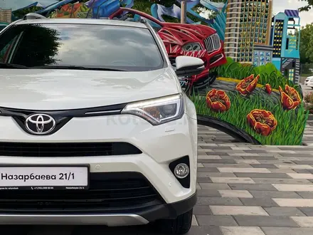 Toyota RAV4 2018 года за 13 300 000 тг. в Алматы – фото 9