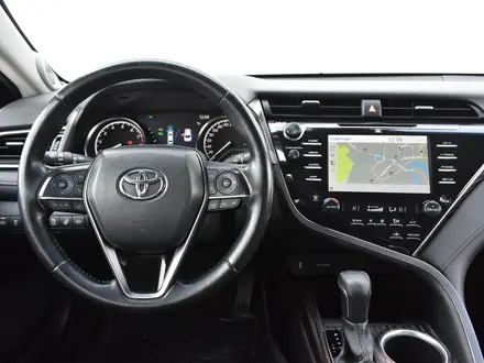 Toyota Camry 2020 года за 13 300 000 тг. в Атырау – фото 10