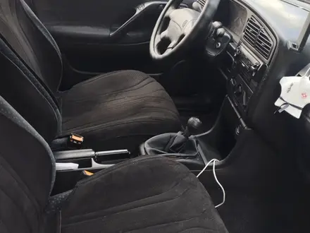 Volkswagen Passat 1996 года за 2 100 000 тг. в Тараз – фото 20