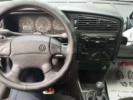 Volkswagen Passat 1996 года за 2 100 000 тг. в Тараз – фото 21