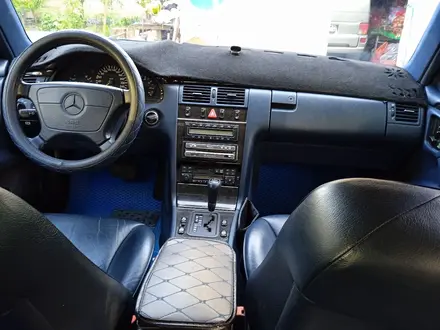 Mercedes-Benz S 320 1998 года за 7 500 000 тг. в Шымкент – фото 5